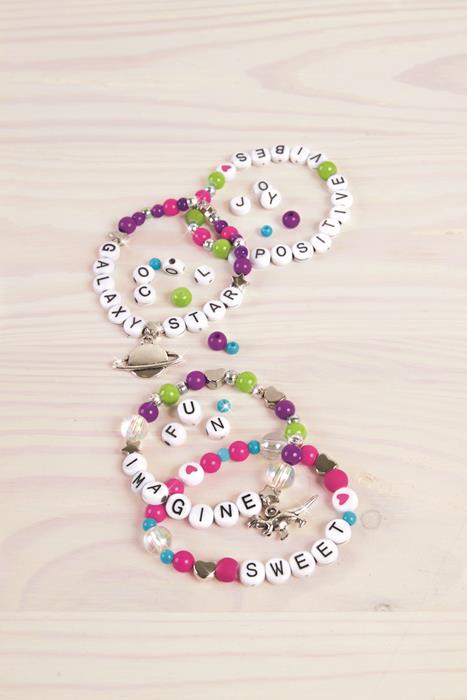 1205 Make it real-Zestaw do tworzenia bransoletek - Literki alfabetu